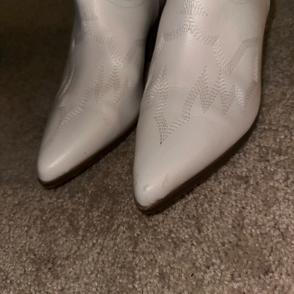 Elegant White Ankle Booties - Picture 3 of 4